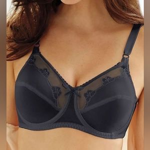 Midnight Black Flower Bali® Underwire Bra